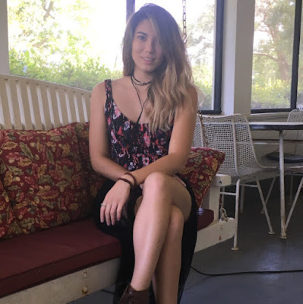 Meet your Posher, Liana
